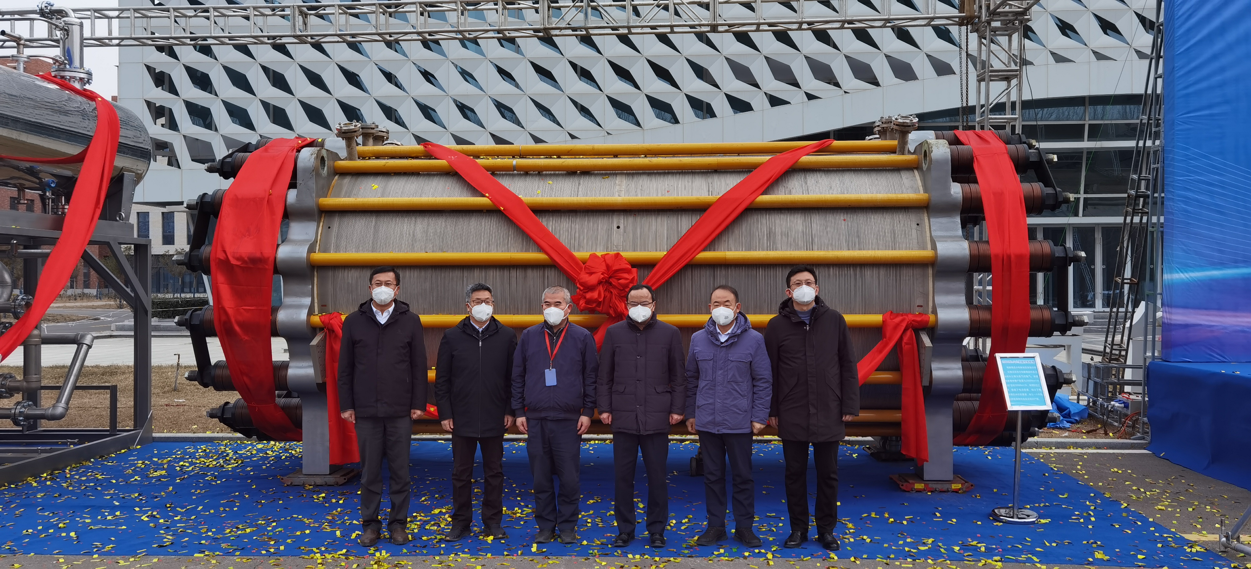 The world's first single unit hydrogen production capacity of 2000Nm3/h electrolytic hydrogen production equipment has been offline at China Shipbuilding Industry Corporation 718